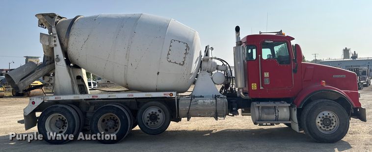 image for item ER2335 2002 Kenworth T800 ready mix truck