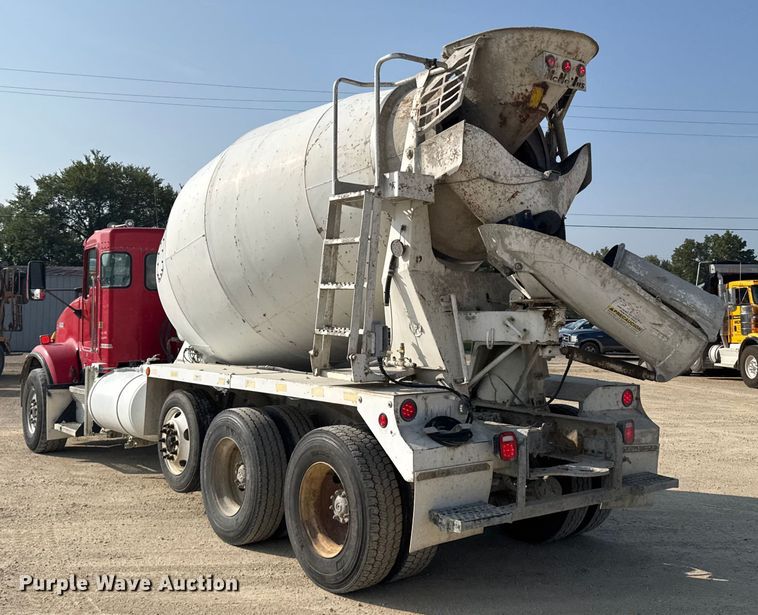 image for item ER2335 2002 Kenworth T800 ready mix truck