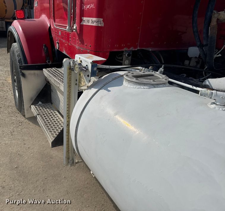 image for item ER2335 2002 Kenworth T800 ready mix truck