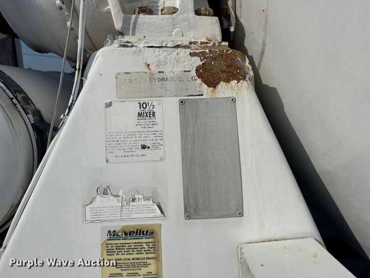 image for item ER2335 2002 Kenworth T800 ready mix truck