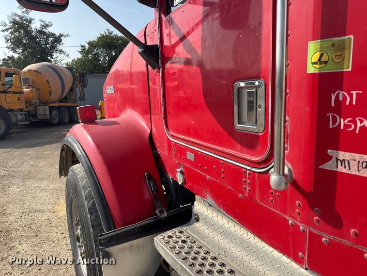 image for item ER2335 2002 Kenworth T800 ready mix truck