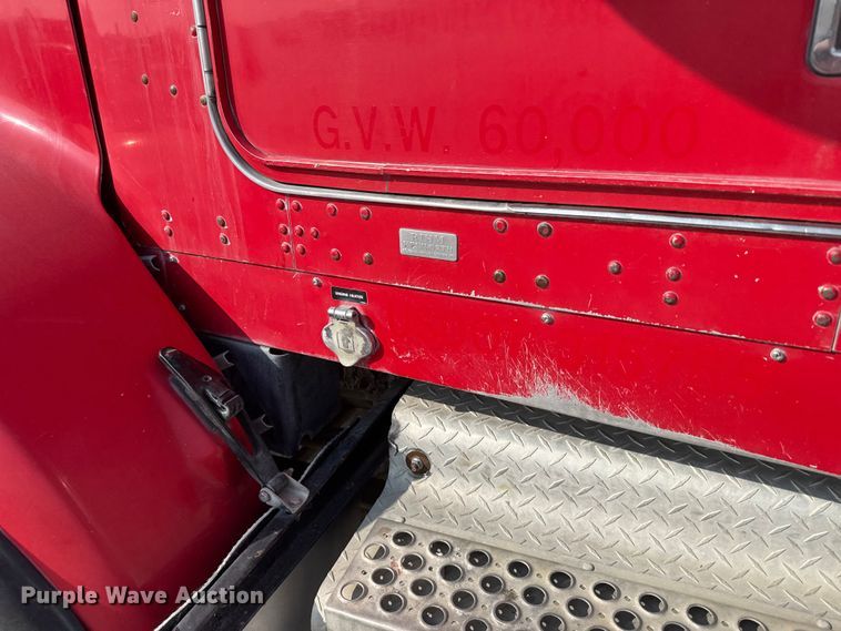 image for item ER2335 2002 Kenworth T800 ready mix truck