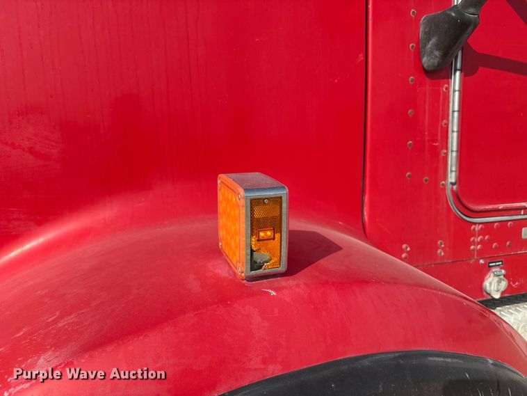 image for item ER2335 2002 Kenworth T800 ready mix truck