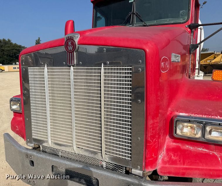 image for item ER2335 2002 Kenworth T800 ready mix truck