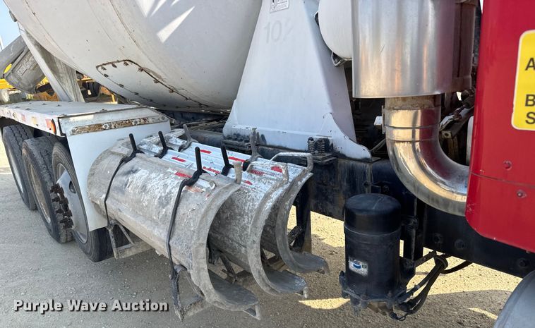 image for item ER2335 2002 Kenworth T800 ready mix truck