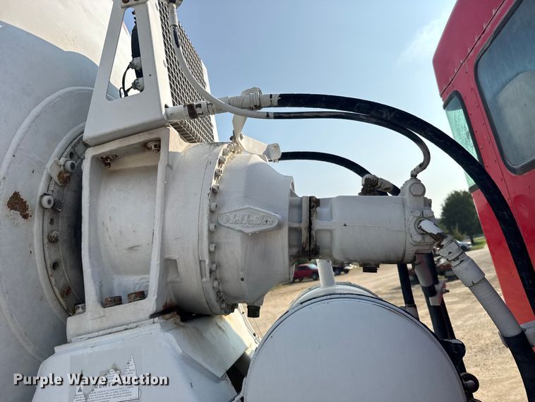 image for item ER2335 2002 Kenworth T800 ready mix truck