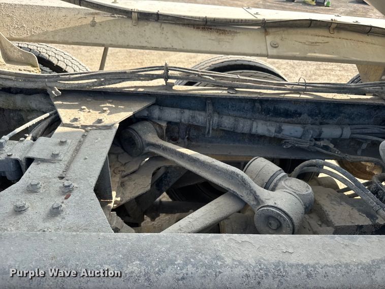 image for item ER2335 2002 Kenworth T800 ready mix truck