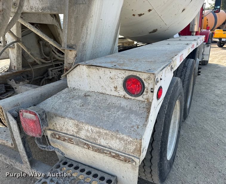 image for item ER2335 2002 Kenworth T800 ready mix truck