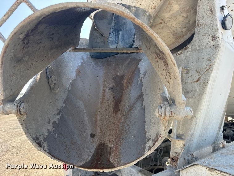 image for item ER2335 2002 Kenworth T800 ready mix truck