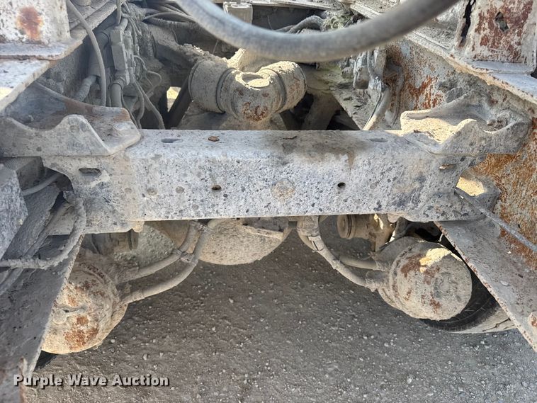 image for item ER2335 2002 Kenworth T800 ready mix truck