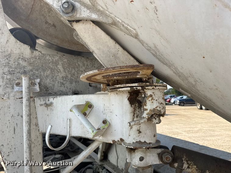 image for item ER2335 2002 Kenworth T800 ready mix truck