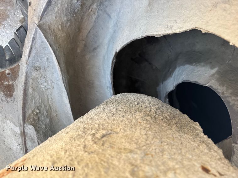 image for item ER2335 2002 Kenworth T800 ready mix truck