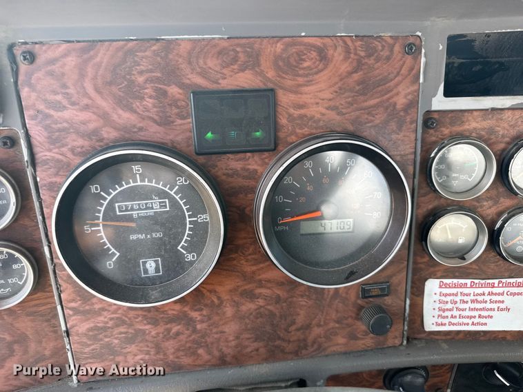 image for item ER2335 2002 Kenworth T800 ready mix truck