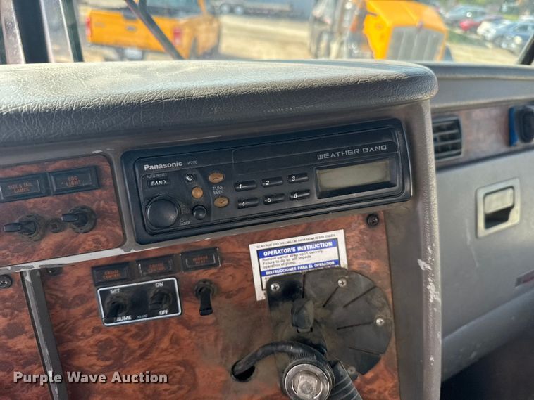 image for item ER2335 2002 Kenworth T800 ready mix truck