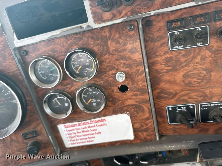 image for item ER2335 2002 Kenworth T800 ready mix truck