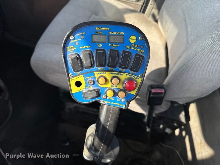 image for item ER2335 2002 Kenworth T800 ready mix truck