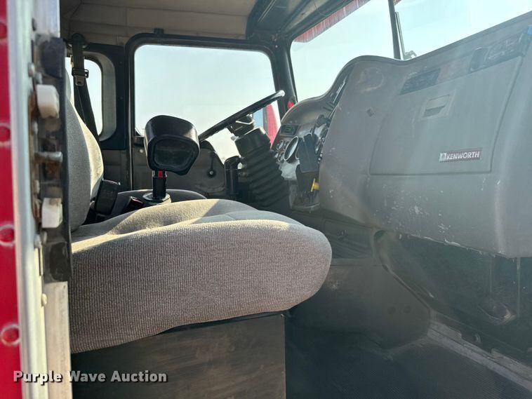 image for item ER2335 2002 Kenworth T800 ready mix truck