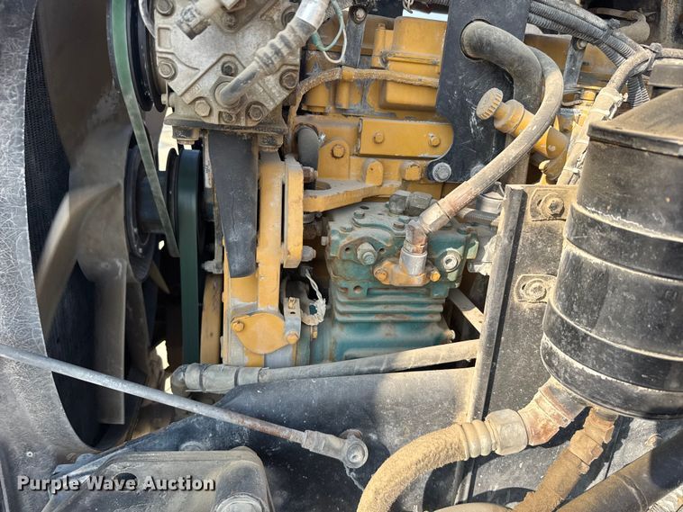 image for item ER2335 2002 Kenworth T800 ready mix truck