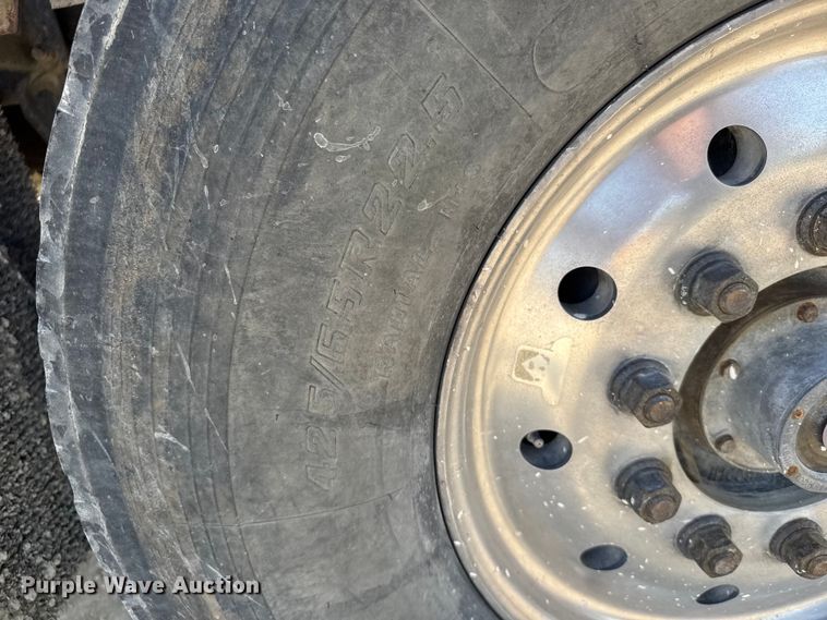 image for item ER2335 2002 Kenworth T800 ready mix truck