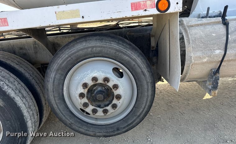 image for item ER2335 2002 Kenworth T800 ready mix truck