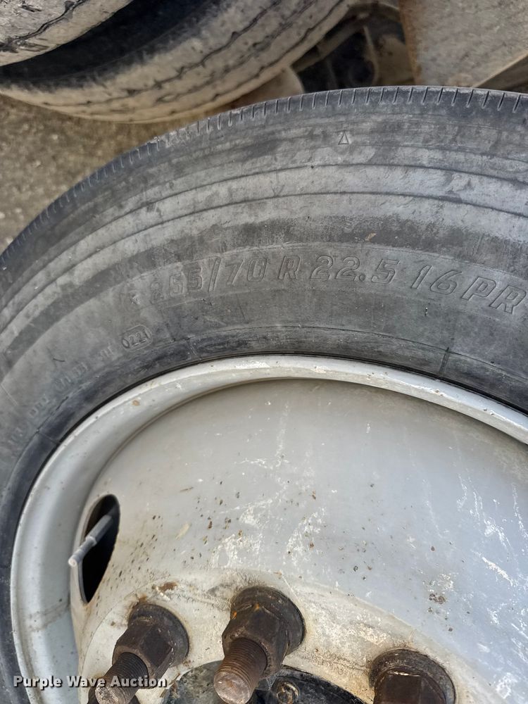 image for item ER2335 2002 Kenworth T800 ready mix truck