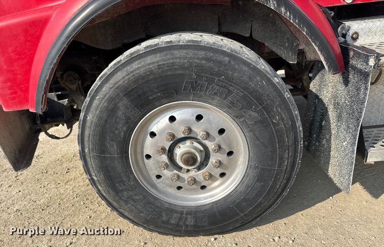 image for item ER2335 2002 Kenworth T800 ready mix truck