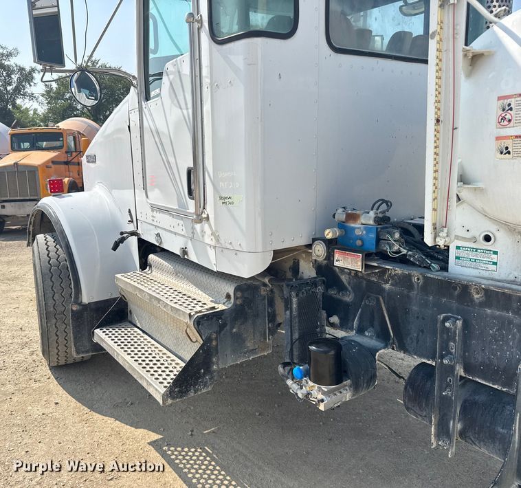 image for item ER2336 2007 Kenworth W900 ready mix truck