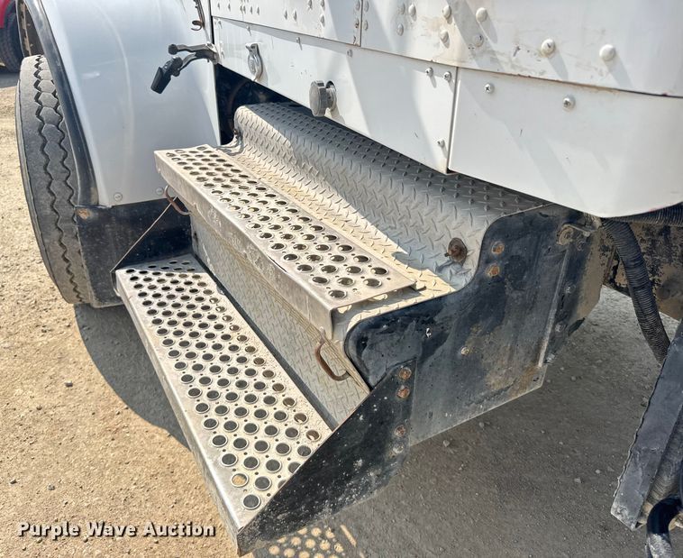 image for item ER2336 2007 Kenworth W900 ready mix truck