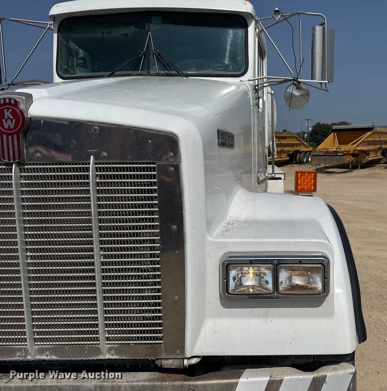 image for item ER2336 2007 Kenworth W900 ready mix truck