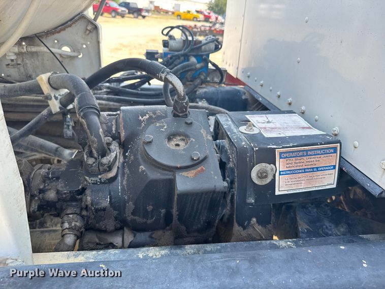 image for item ER2336 2007 Kenworth W900 ready mix truck