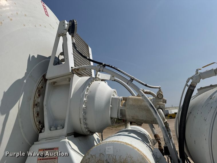 image for item ER2336 2007 Kenworth W900 ready mix truck