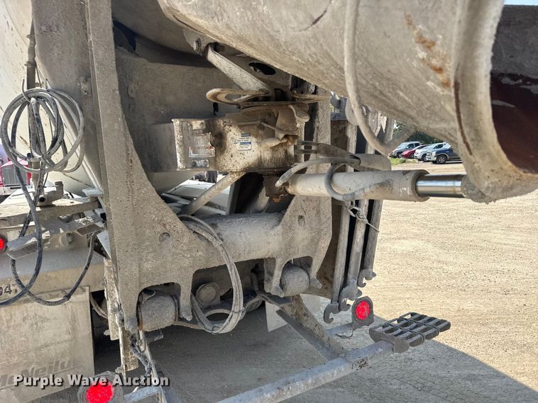 image for item ER2336 2007 Kenworth W900 ready mix truck