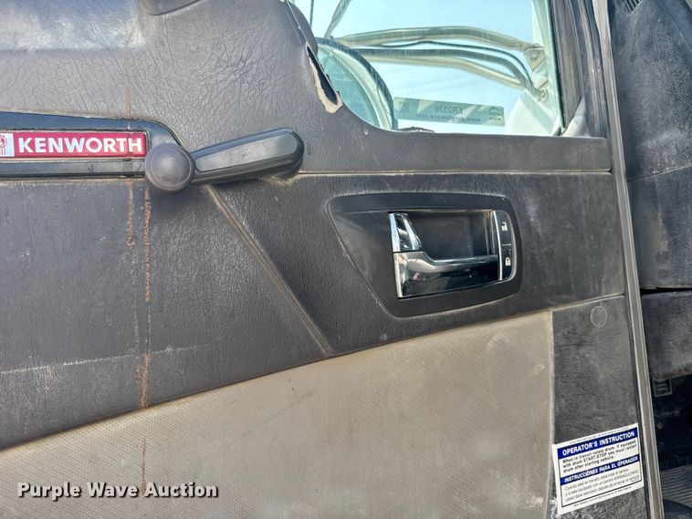 image for item ER2336 2007 Kenworth W900 ready mix truck