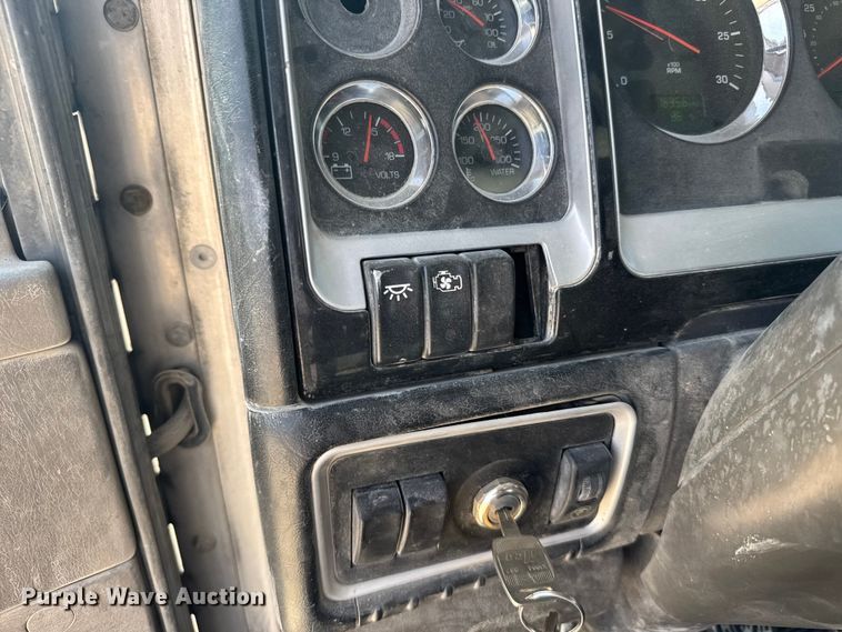 image for item ER2336 2007 Kenworth W900 ready mix truck