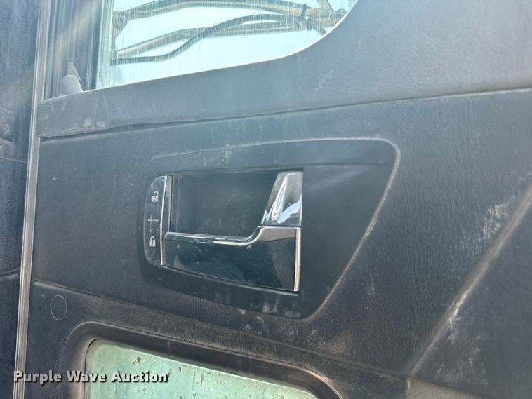 image for item ER2336 2007 Kenworth W900 ready mix truck