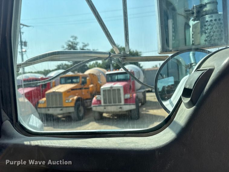 image for item ER2336 2007 Kenworth W900 ready mix truck