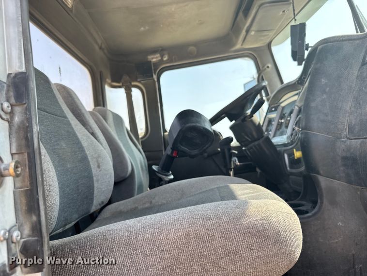 image for item ER2336 2007 Kenworth W900 ready mix truck