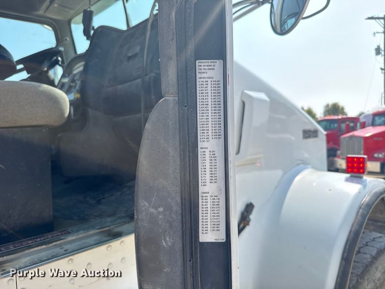 image for item ER2336 2007 Kenworth W900 ready mix truck