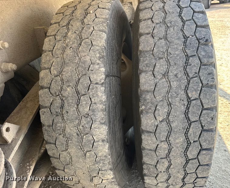 image for item ER2336 2007 Kenworth W900 ready mix truck