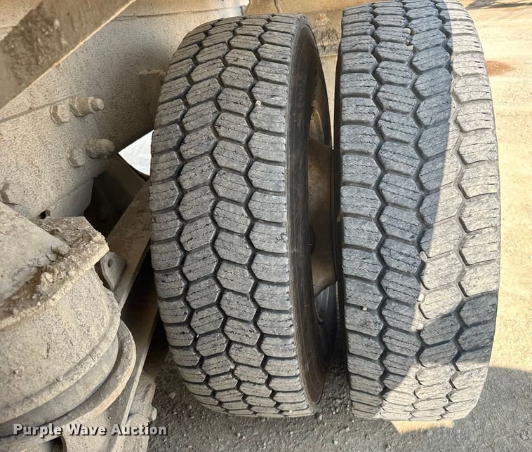 image for item ER2336 2007 Kenworth W900 ready mix truck