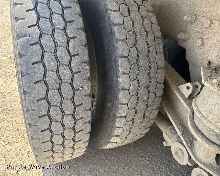 image for item ER2336 2007 Kenworth W900 ready mix truck