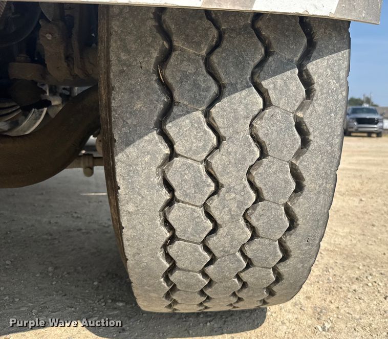 image for item ER2336 2007 Kenworth W900 ready mix truck