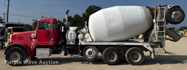 image for item ER2337 2010 Peterbilt 365 ready mix truck