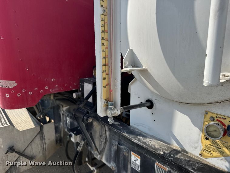 image for item ER2337 2010 Peterbilt 365 ready mix truck