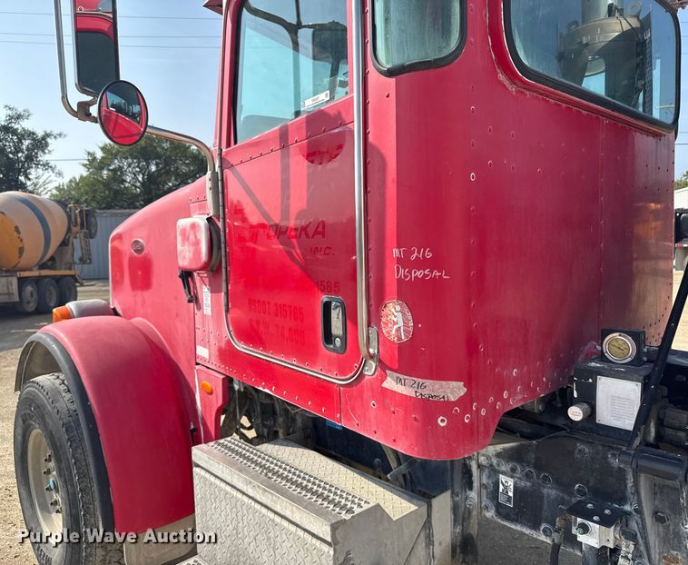 image for item ER2337 2010 Peterbilt 365 ready mix truck