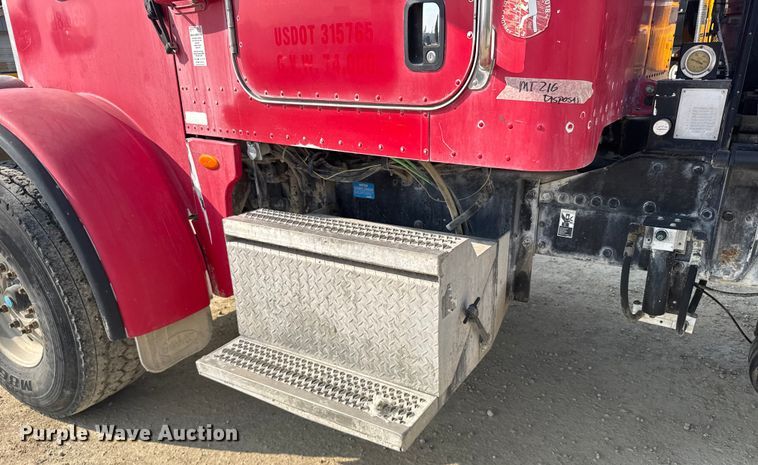 image for item ER2337 2010 Peterbilt 365 ready mix truck