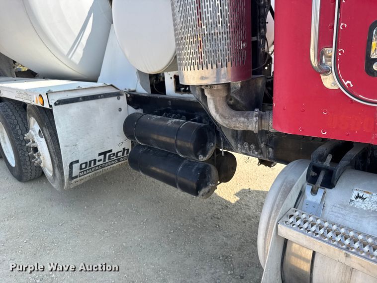 image for item ER2337 2010 Peterbilt 365 ready mix truck