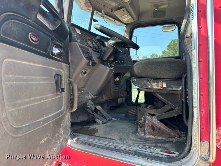 image for item ER2337 2010 Peterbilt 365 ready mix truck