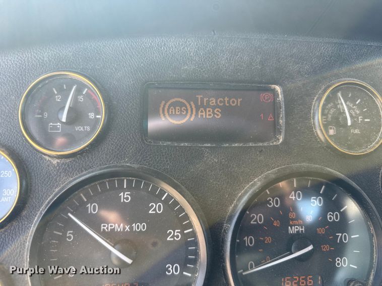 image for item ER2337 2010 Peterbilt 365 ready mix truck