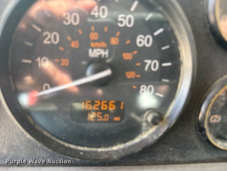 image for item ER2337 2010 Peterbilt 365 ready mix truck